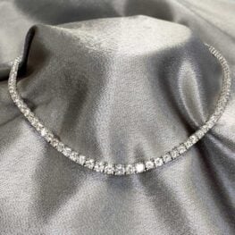 tennis necklace set with round brilliant cut diamonds