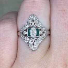 Antique peekskill engagement ring from 1920 from the art deco era