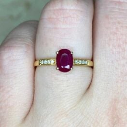 inari ring featuring 1.00 carat oval-cut ruby